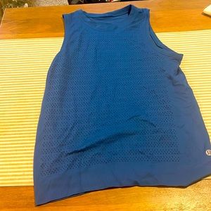 Lululemon tank size 4